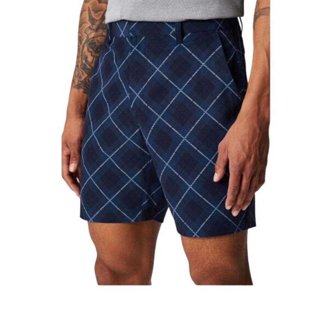 Fabletics Mens 31 The Only Short in Neutral Golf Tartan